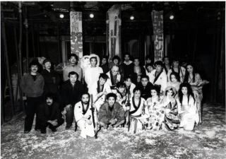 １９８８年　吉祥寺ロマン劇場２階　サウナ風呂跡　廃墟に土を持ち込み再び、「丹下左膳」を